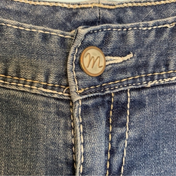 Maurice’s Curvy light washed bootcut jeans w/contrast stitching western Sz 10 - Picture 9 of 10